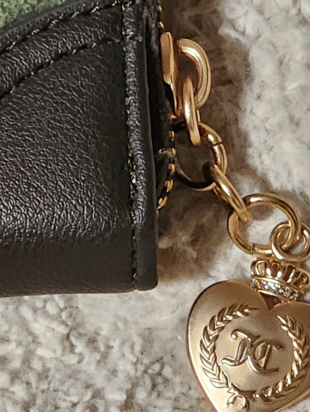 Juicy Couture Key To Juicy Wallet Super Greens Olive Velvet Gold Crown EUC - Picture 7 of 8